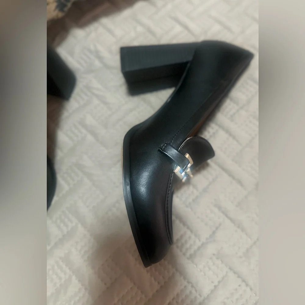 NWOB Women’s BCBGeneration Yasmin Loafer Block Heel‎ Pump Black. Size 10.